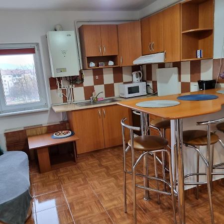 Ferienwohnung Marya'S Râmnicu Vâlcea Exterior foto