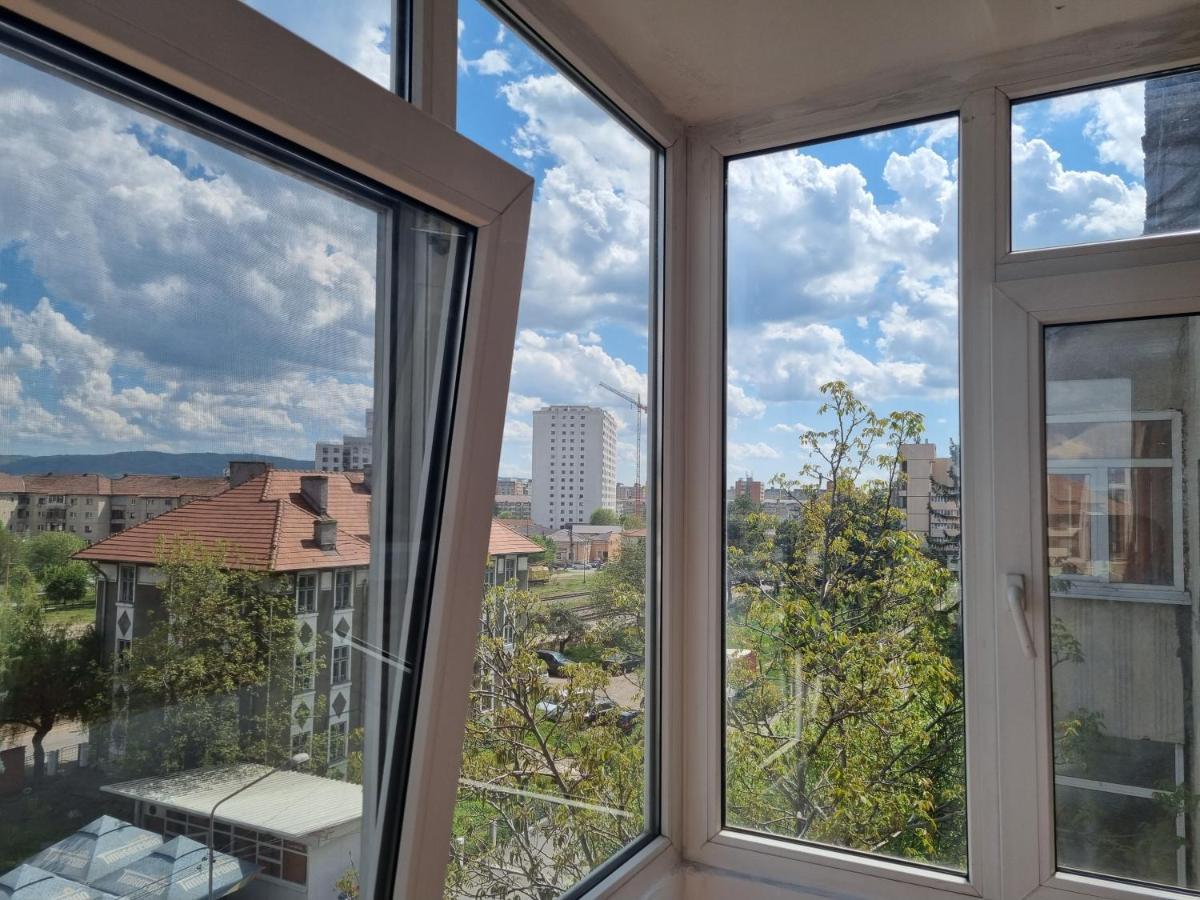 Ferienwohnung Marya'S Râmnicu Vâlcea Exterior foto