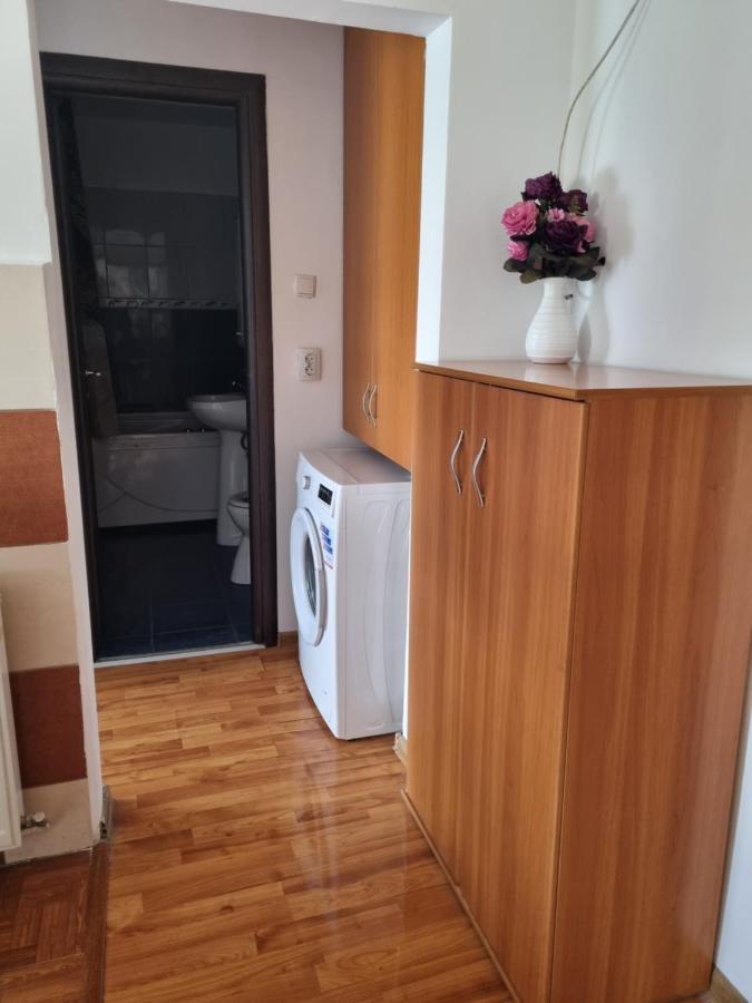 Ferienwohnung Marya'S Râmnicu Vâlcea Exterior foto