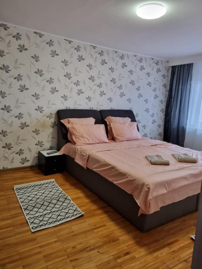 Ferienwohnung Marya'S Râmnicu Vâlcea Exterior foto